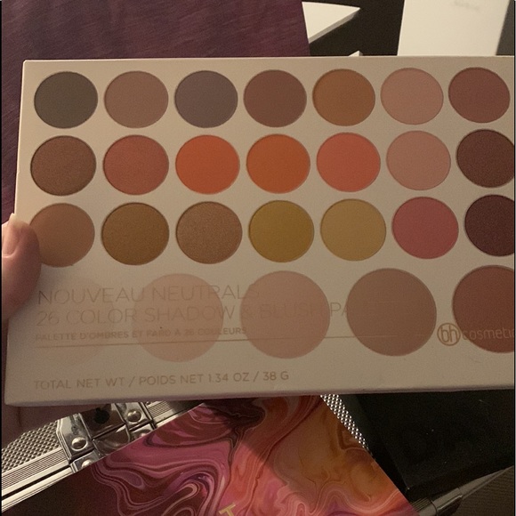 Everything you need makeup bundle all new only swatched - Picture 6 of 6